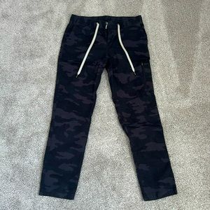 *VUORI* women’s Ripstop Pant, Black Camo, medium, mid rise, slim fit, LIKE NEW!